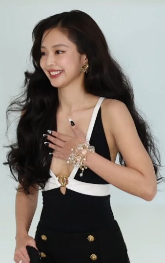 제니 ‘Less than a Lover’ 드디어 떴다, 오늘(7/24) 발매곡 완전정리