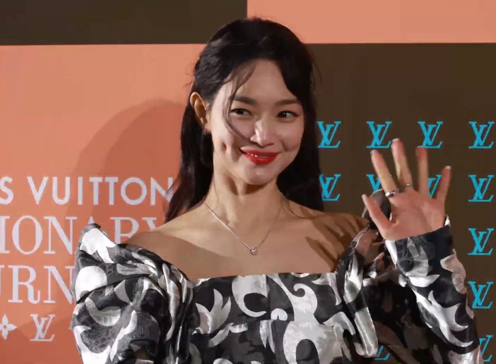 루이비통 행사에 참석한 배우 신민아