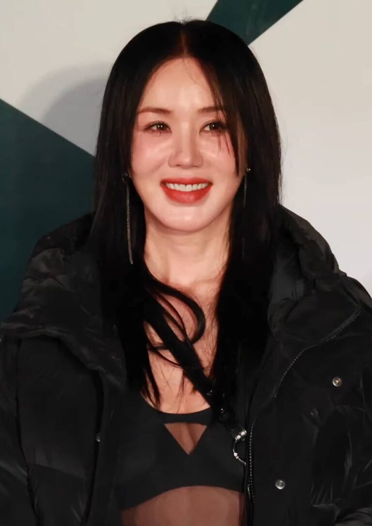 6년 만에 돌아온 엄정화 ‘오케이 마담2’, 성적표 까보니 이렇더라고요